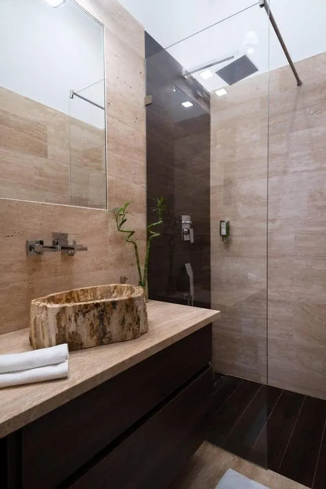 Central Luxy Design Apartment Budapeste Hungria