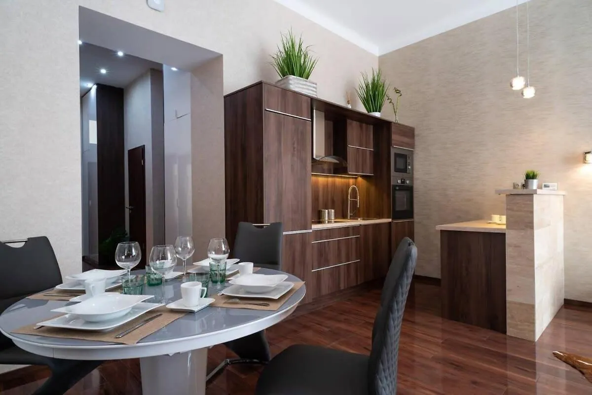 Central Luxy Design Apartment Budapeste Hungria