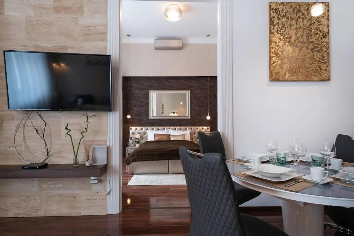 Central Luxy Design Apartment Budapeste Hungria
